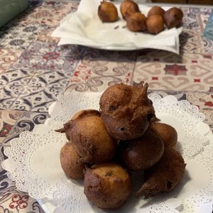 frittelle tonde di carnevale sono pronte