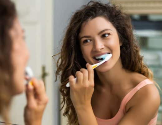 olio essenziale chiodi garofano igiene orale e denti